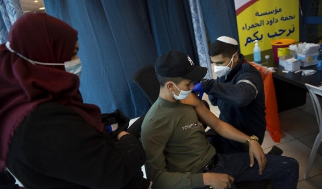 الجمعة: محطات فحوص وتطعيم ضد كورونا