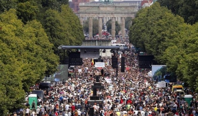 النمسا: الآلاف يتظاهرون ضد قيود كورونا