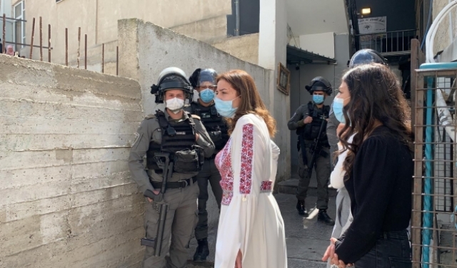 القدس: الاحتلال يعتقل سيدتين ويقمع فعالية لمناسبة يوم المرأة