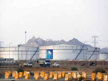 هجوم حوثي على منشأة نفطية في الرياض