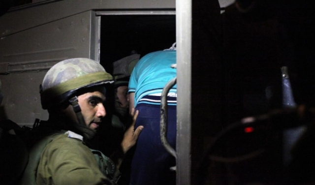 الاحتلال يعتقل 17 فلسطينيًا في الضفة الغربية
