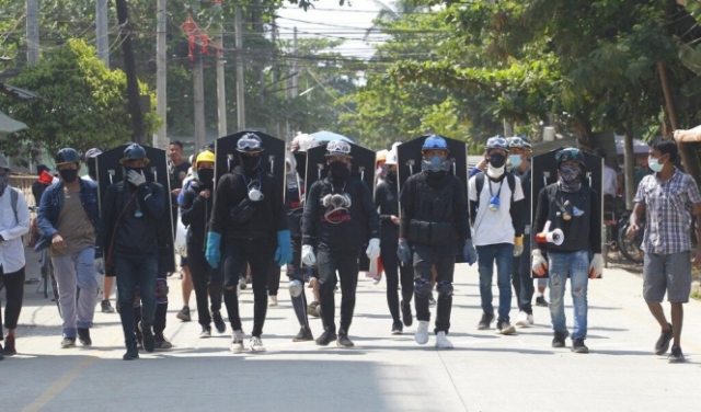 معارضون بورميون يسعون لتشكيل جيش شعبي لحماية المتظاهرين