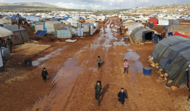وفاة 4 لاجئين سوريين جراء البرد القارص في لبنان 
