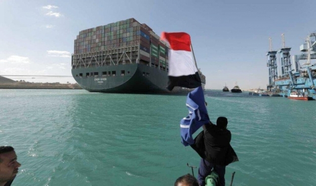 مصر تدرس توسيع قناة السويس لتفادي أزمات جديدة