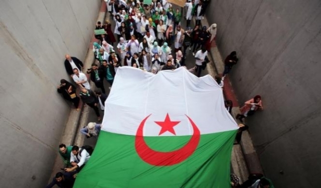 علاقات الجزائر وفرنسا مأزومة