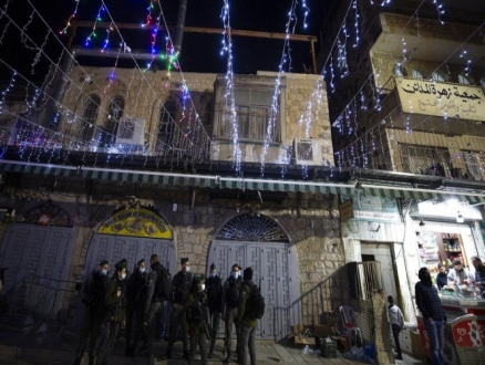 زينة رمضان وجنود الاحتلال في أسواق القدس
