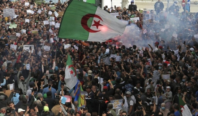 الجزائر: تفكيك خلية 