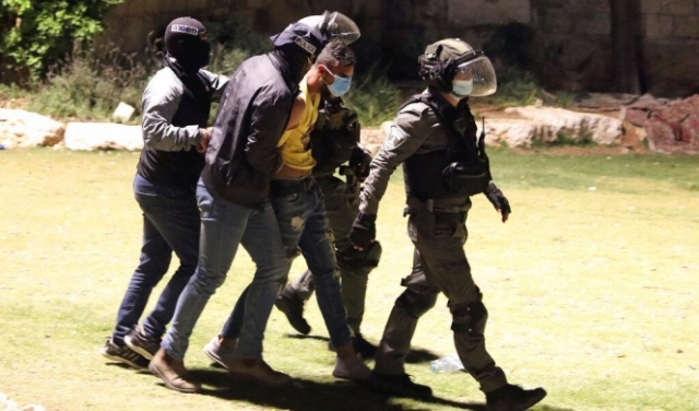 شرطة الاحتلال تعتدي على عشرات المتضامنين في الشيخ جراح