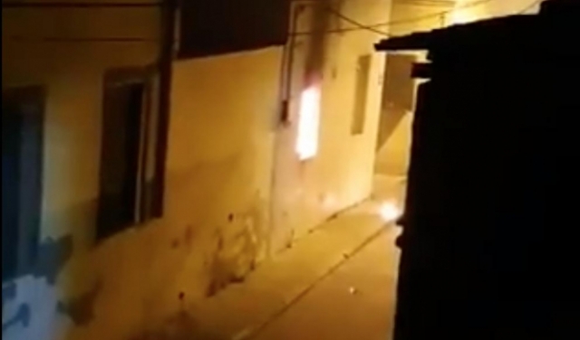 يافا: مستوطنون يضرمون النار بمنزل أسرة عربية 