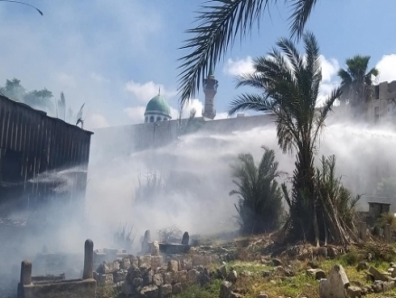 حريق في مقبرة الاستقلال بحيفا