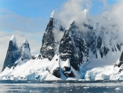 انفصال أكبر جبل جليدي عن أنتركتيكا 