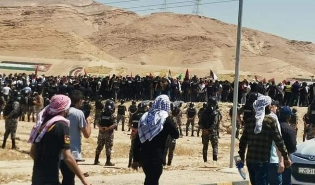 مئات العراقيين يتجهون للحدود مع الأردن نصرة لفلسطين