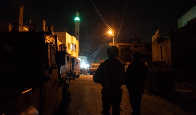 اعتقالات الضفة والقدس طالت قيادات في حماس وأسرى محررين