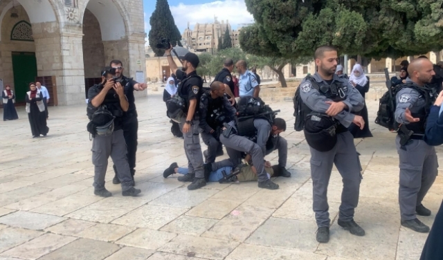 استمرار اقتحام المستوطنين للأقصى: مواجهات واعتقالات بين المقدسيين وقوات الاحتلال