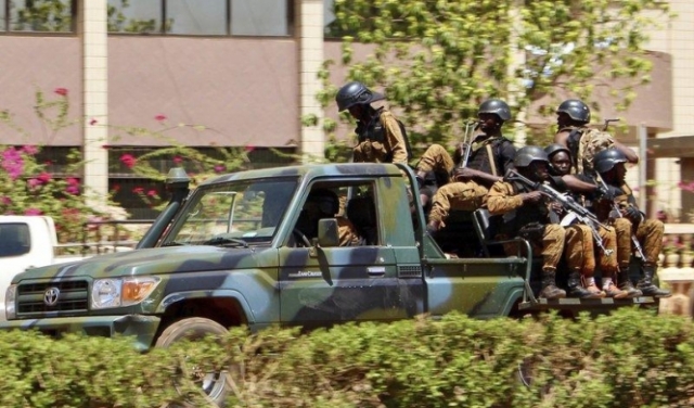 مقتل أكثر من 100 شخص في هجوم إرهابي ببوركينا فاسو