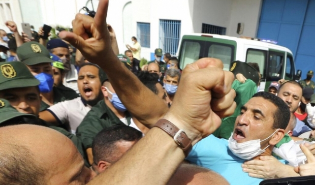 الجزائر: انتشار أمنيّ في العاصمة وتوقيف معارضين عشيّة الانتخابات 