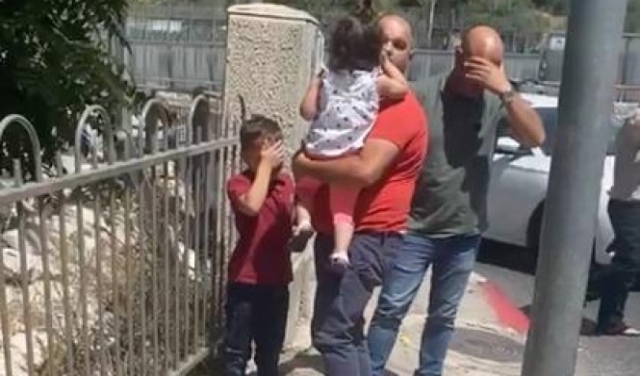القدس المحتلة: مستوطن يعتدي على طفلين بغاز الفلفل