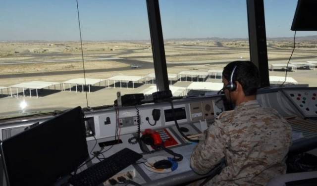 الحوثيون يعلنون مهاجمة قاعدة جوية جنوبي السعودية بطائرة مُسيرة