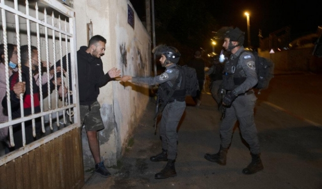 الشيخ جرّاح: إصابات واعتقالات باعتداء للمستوطنين ولقوات الاحتلال