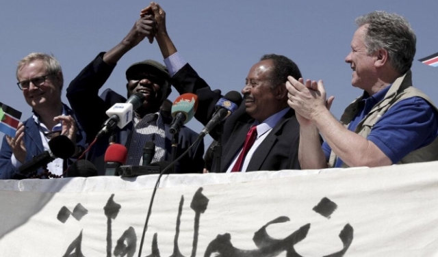 حمدوك يحذر من انقسامات في المؤسسات العسكرية السودانية