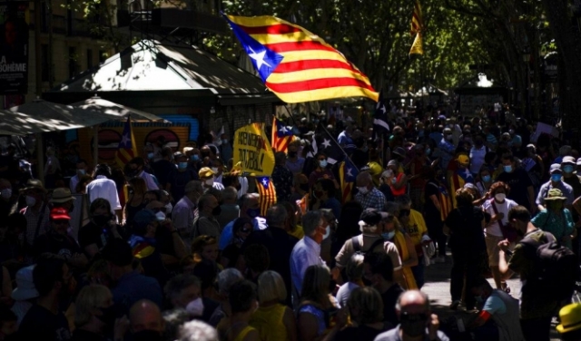 عفو حكوميّ إسبانيّ عن 9 من زعماء إقليم كتالونيا الانفصاليين