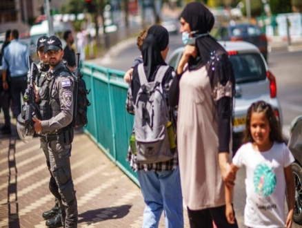 الشرطة الإسرائيلية: غالبية المجرمين في المجتمع العربي متعاونون مع الشاباك