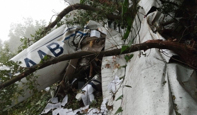 مصرع ثلاثة مدنيين بسقوط طائرة تدريب شمال بيروت
