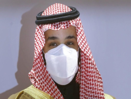 لأوّل مرّة منذ عقود: السعودية تسمح بفتح المتاجر أثناء الصلوات