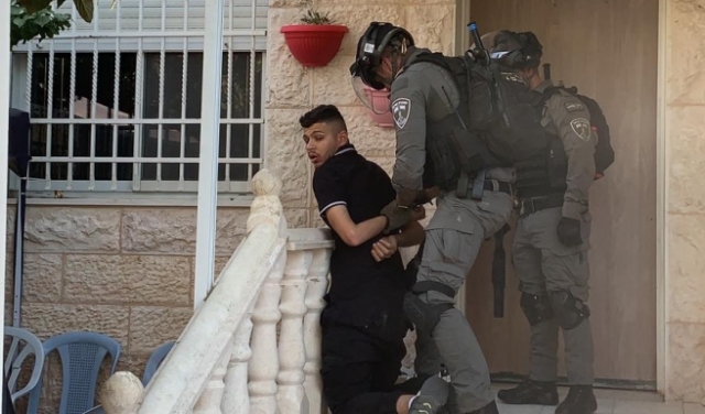 الاحتلال يعتقل 3 فلسطينيين من حي الشيخ جرّاح في القدس المحتلة