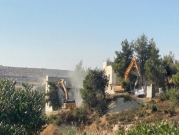 الاحتلال يهدم ثلاثة منازل بالخليل ويشن حملة اعتقالات بالضفة