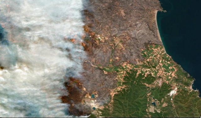 حرائق الغابات في اليونان صورة من الفضاء