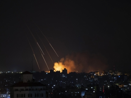 جيش الاحتلال يقصف مواقع في قطاع غزة