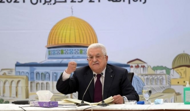 حماس تستنكر لقاء عباس – غانتس: يضعف الموقف الفلسطيني الرافض للتطبيع