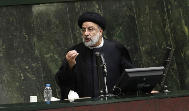 طهران تدعو واشنطن التخلي عن سياسة العقوبات.. 