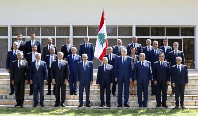 الحكومة اللبنانية الجديدة تعقد أولى جلساتها: الوضع يتطلب إجراءات 