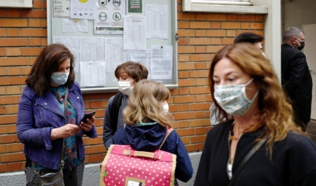 فرنسا: 3 آلاف موظّف صحة أُوقفوا عن العمل لرفضهم التطعيم 