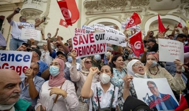 محتجّون تونسيون: 