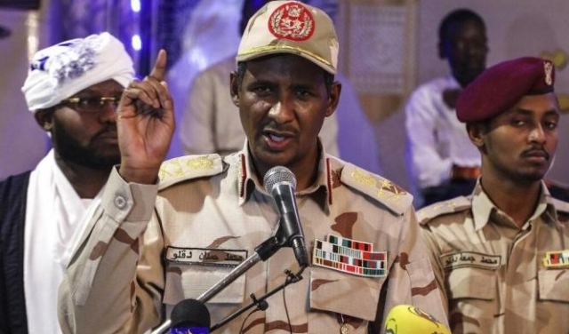 قوى التغيير في السودان: البرهان وحميدتي يحاولان النكوص عن التحول الديمقراطي