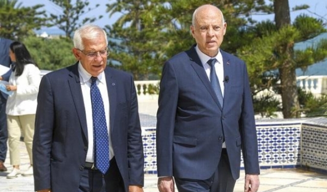 تونس: سعيّد يقيل اثنين من مستشاريه