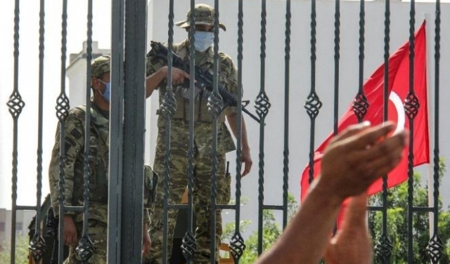تونس: تعزيزات أمنية في محيط البرلمان تحسّبا لعودة النواب