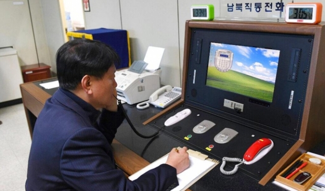 بعد تجارب صاروخية.. الكوريتان تعيدان تشغيل خط الاتصال الساخن بينهما  