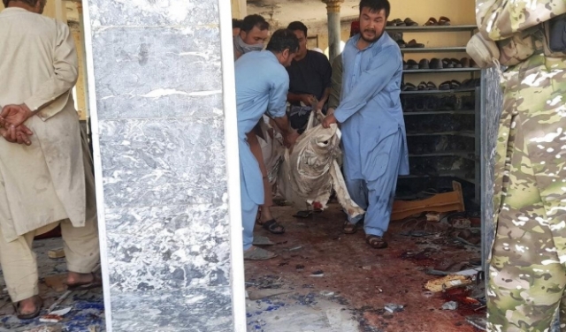 أفغانستان: 100 قتيل جرّاء تفجير استهدف مسجدا