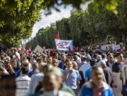 احتشاد الآلاف في العاصمة التونسية احتجاجا على تفرّد سعيّد بالسلطة