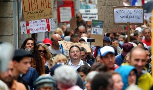فرنسا: 40 ألف متظاهر ضد الشارة الخضراء