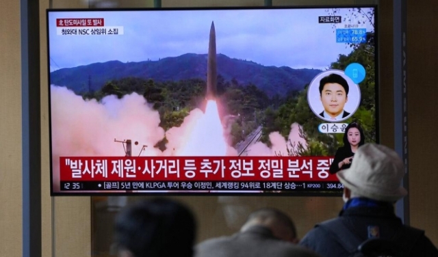كوريا الشمالية تطلق مقذوفا وواشنطن تدعو لحوار غير مشروط 