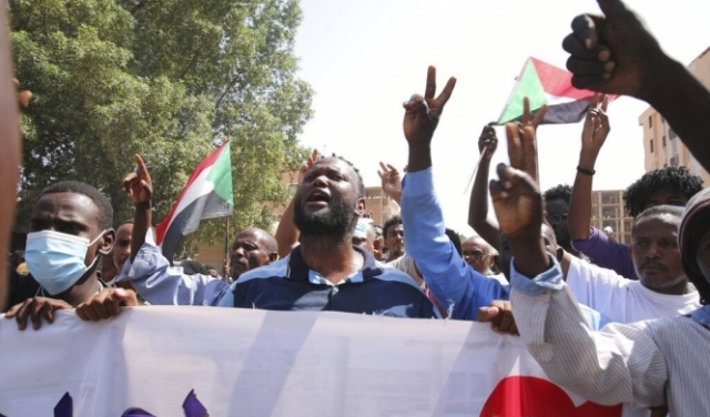 السودان: مجلس الوزراء ينفي التوافق مع البرهان على حل الحكومة