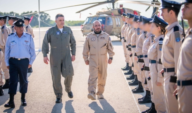 قائد القوات الجوية الإماراتية يصل إسرائيل للمشاركة في تمرين جويّ دوليّ