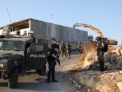 الاحتلال يهدم أربعة محال تجارية في دير قديس