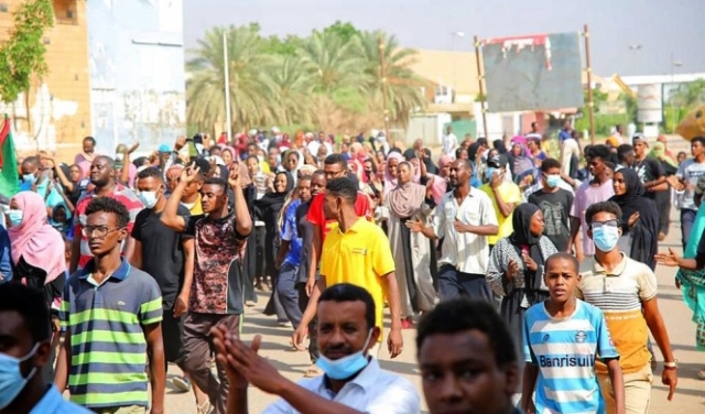 السودان: دعوات لعصيان مدني ومجلس الأمن يجتمع لبحث الانقلاب