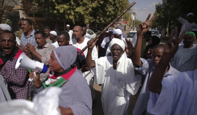 السودانيون يعودون إلى الشوارع رفضا لانقلاب البرهان